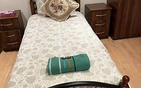 010- Lovely One Bedroom In Ealing F6